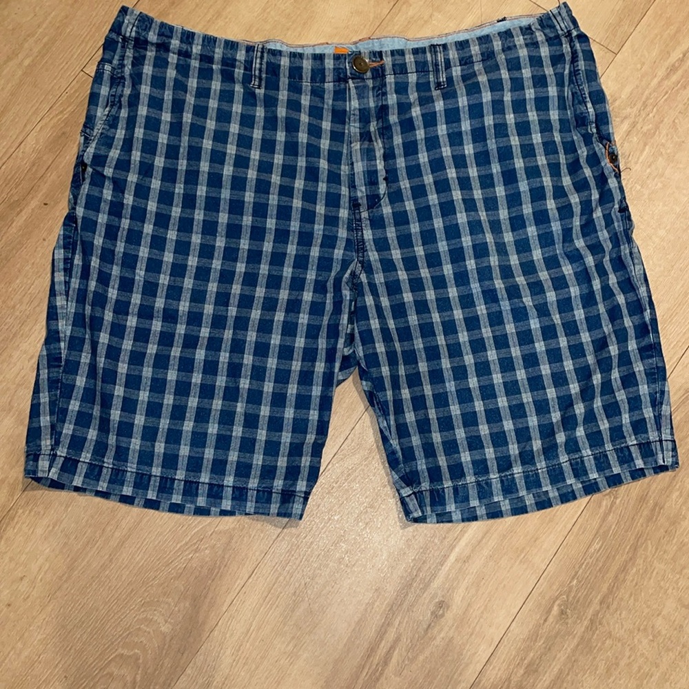Tommy Bahama Mens 40 Blue Plaid flat front  Casual Shorts